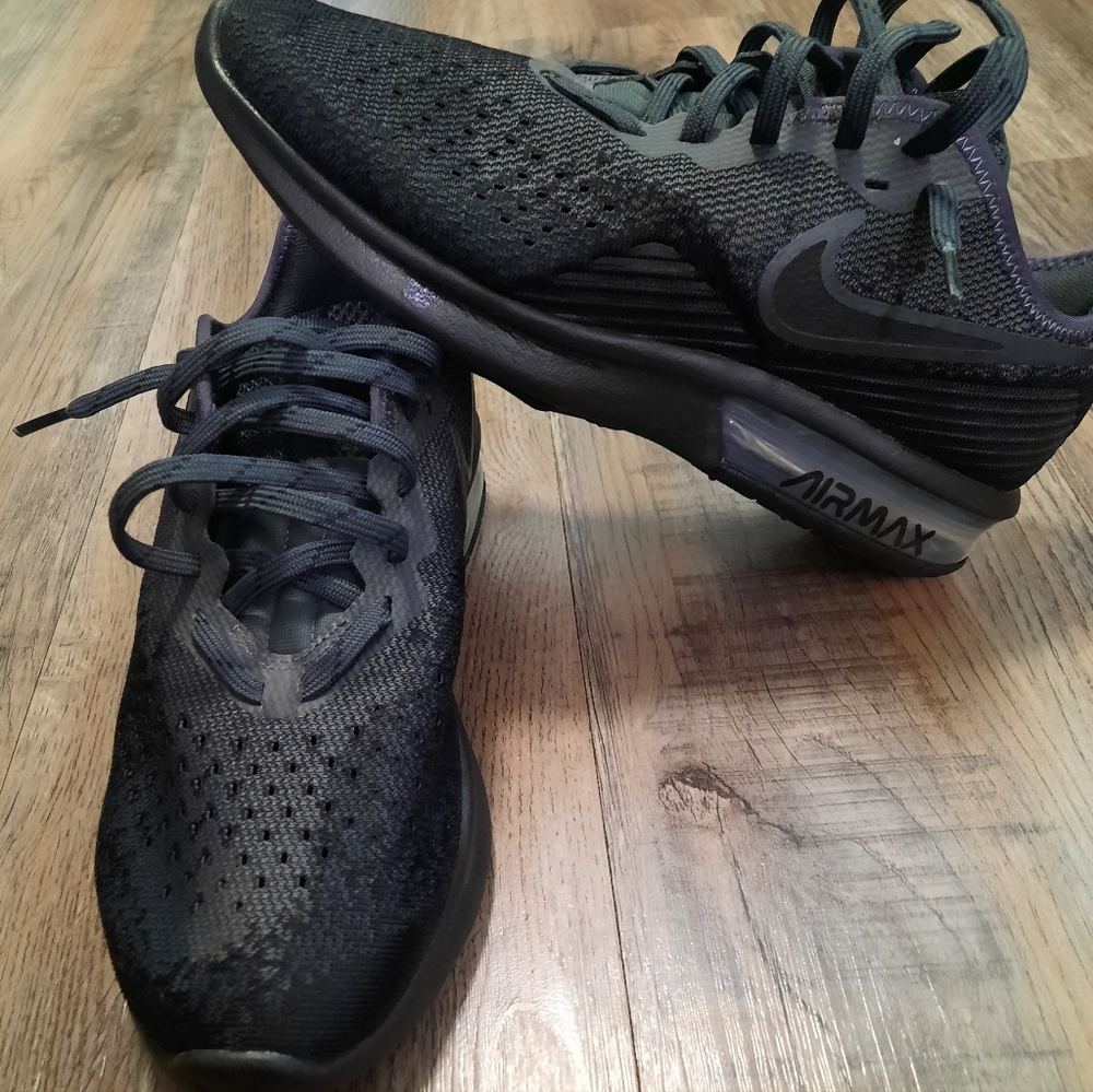 Nike Air Max Sequent 4